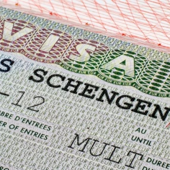 Названы легче других выдающие «шенген» россиянам страны