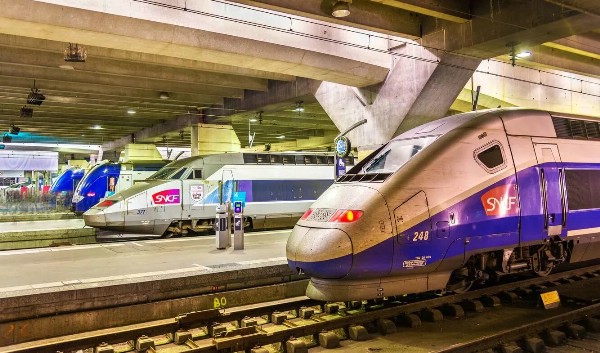 Железные дороги Франции запустили туристический абонемент