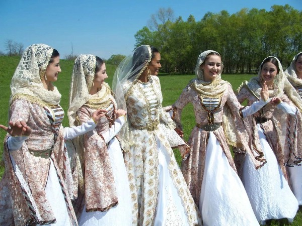 Чечня готовит 30 объектов для каталога нематериального культурного наследия