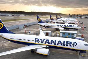 Авиакомпания Ryanair за 5 евро позволит взять в салон две сумки