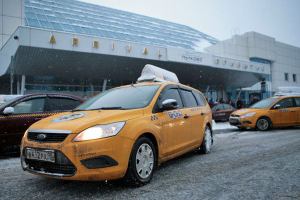 В «Пулково» решили порадовать таксистов