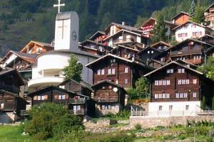 Полтора миллиона рублей заплатят тем, кто переедет жить в швейцарские Альпы