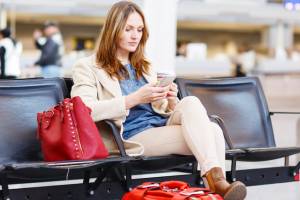 Сидеть и ждать: эксперты дали советы пассажирам при задержке рейса