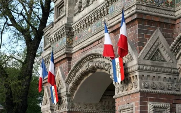 Франция со 2 ноября начала выдавать визы в Москве за 48 часов