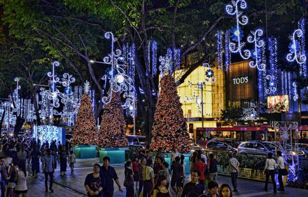 Грандиозная рождественская ярмарка охватила Сингапур
