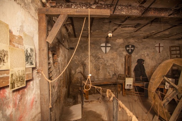 Музей пыток открыли в Крыму