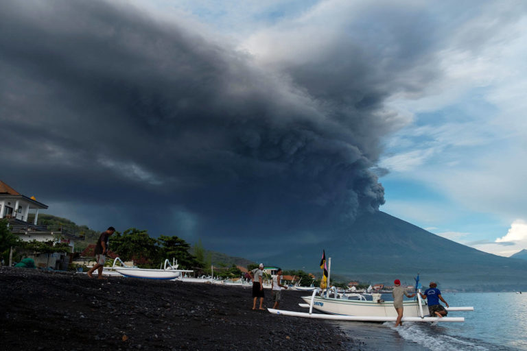 Ложная тревога: никакой эвакуации туристов с острова Бали нет