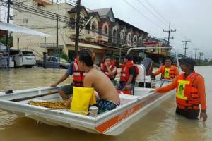 Наводнение на юге Таиланда привело к транспортному коллапсу