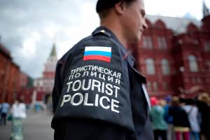 Полиция Санкт-Петербурга взялась помогать туристам