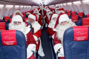 Пассажиры 41 самолета встретят Новый год на высоте 10 000 метров