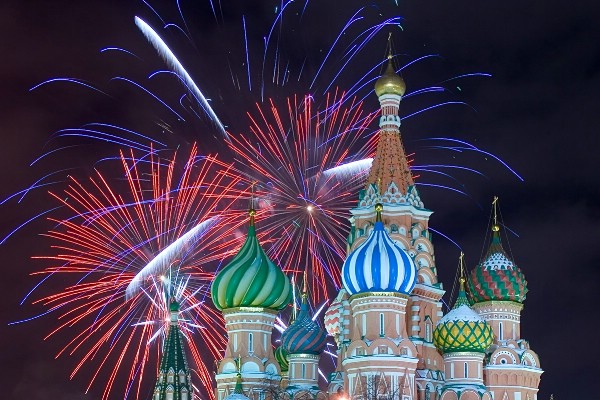 В новогоднюю ночь в парках Москвы запустят 100 тыс. фейерверков