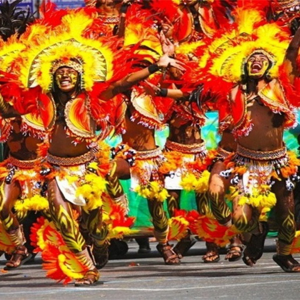 Яркий фестиваль «Ати-Атихан» пройдет на острове Панай на Филиппинах