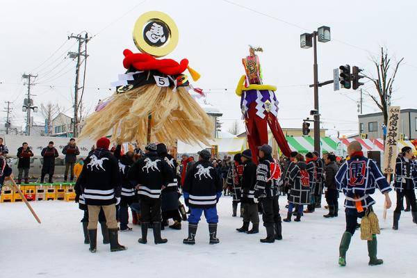 Зимний фестиваль священных шестов «бонтен» пройдет в Японии