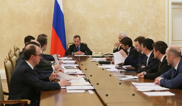 Медведев объявил выговор замглавы Росавиации за ненадлежащее исполнение обязанностей