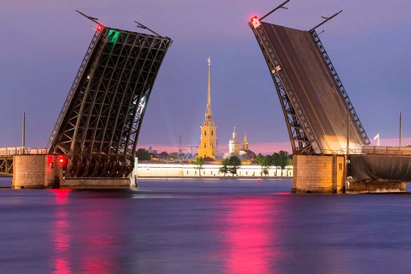 Петербург в 2017 году примет более 7,5 млн туристов