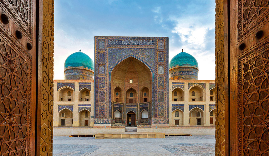 В Узбекистане ввели единую визу для иностранных туристов