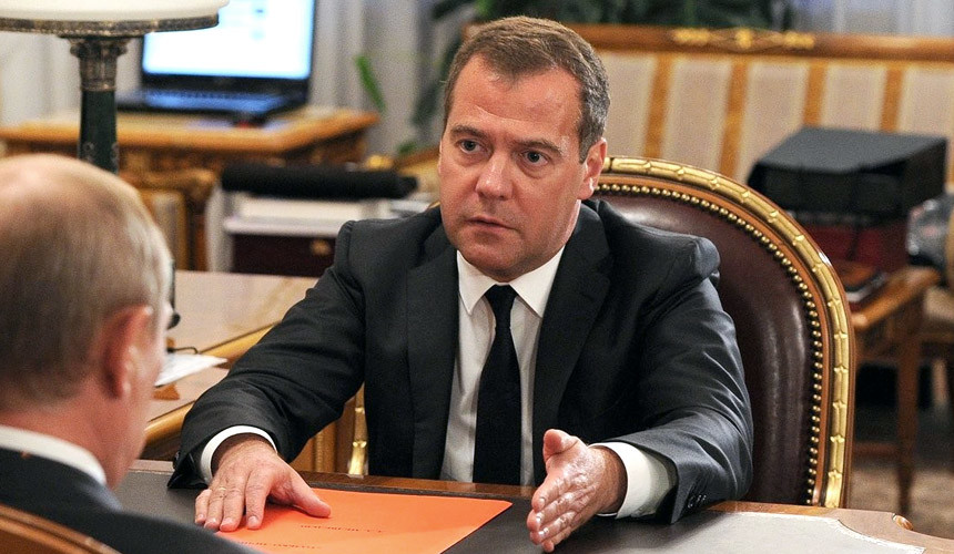 Медведев отказался увольнять главу Росавиации