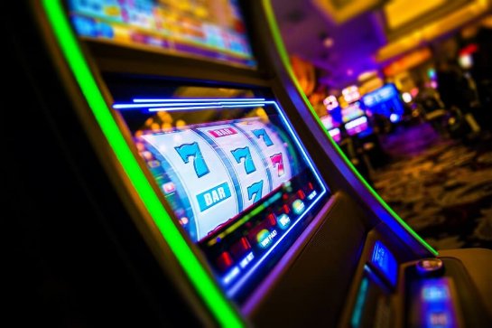 Онлайн-казино как способ уйти от реальности: азарт и эскапизм