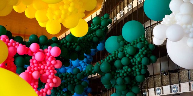 Как улучшить вечеринку с помощью воздушных шаров